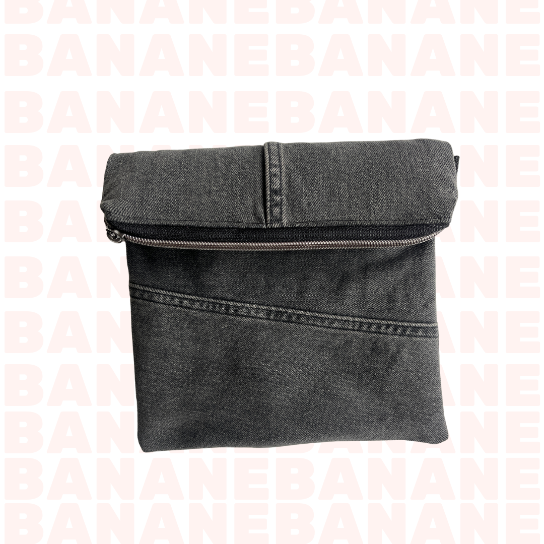 Banane_rectangle_jean_gris_plis_lalieparis