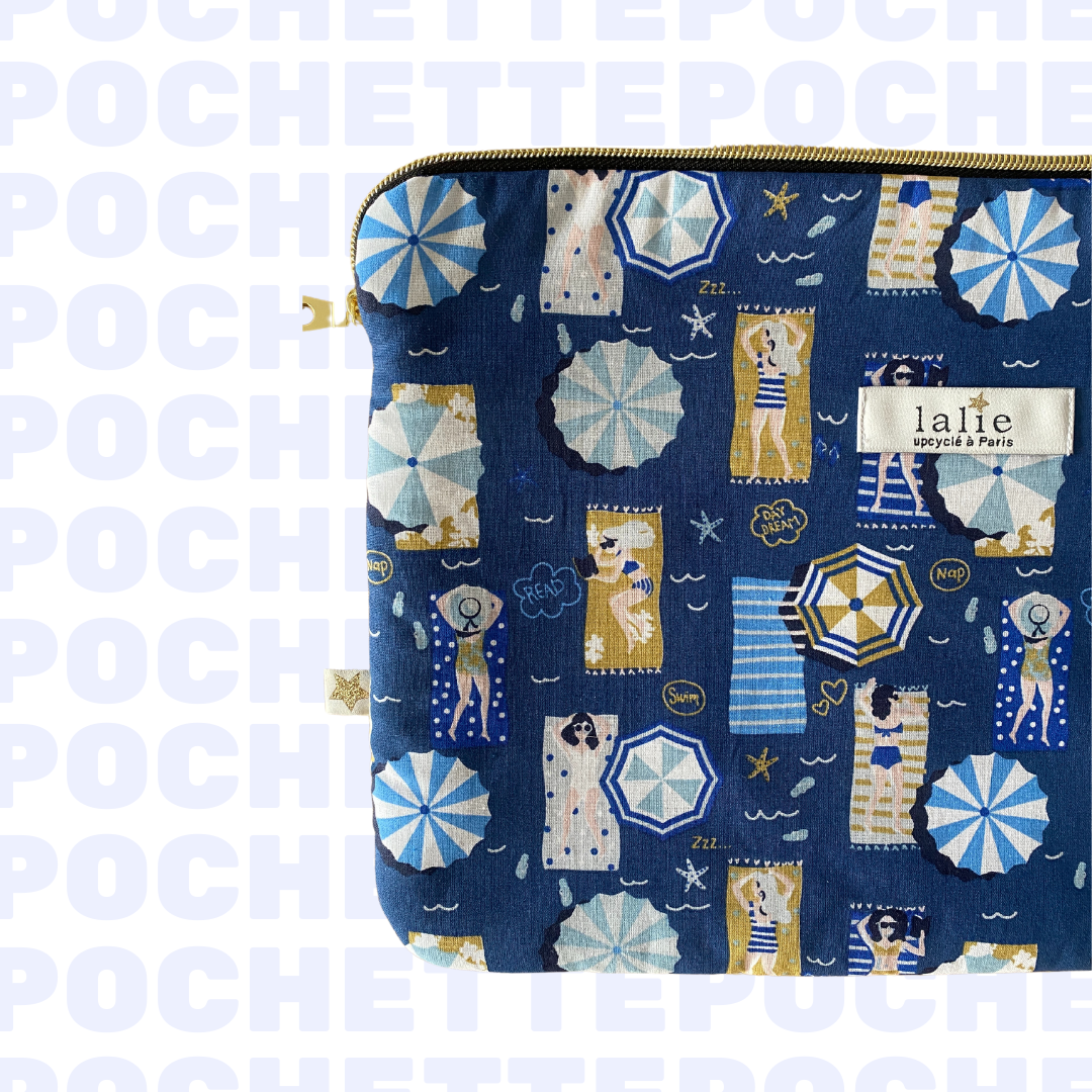 Pochette_ordinateur_plage_bleue_zoom_lalieparis_upcycling
