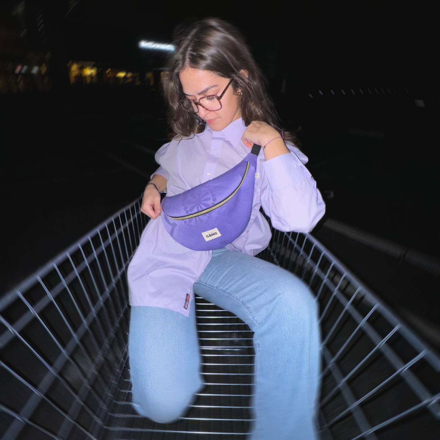 sac_banane_collab_maisongang_lalieparis_violet_modele
