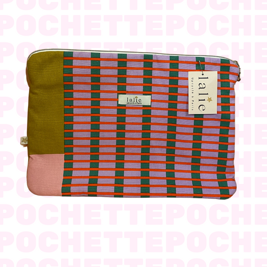 Pochette_ordinateur_Collab_IKEA_carreaux_devant_lalieparis_upcycling